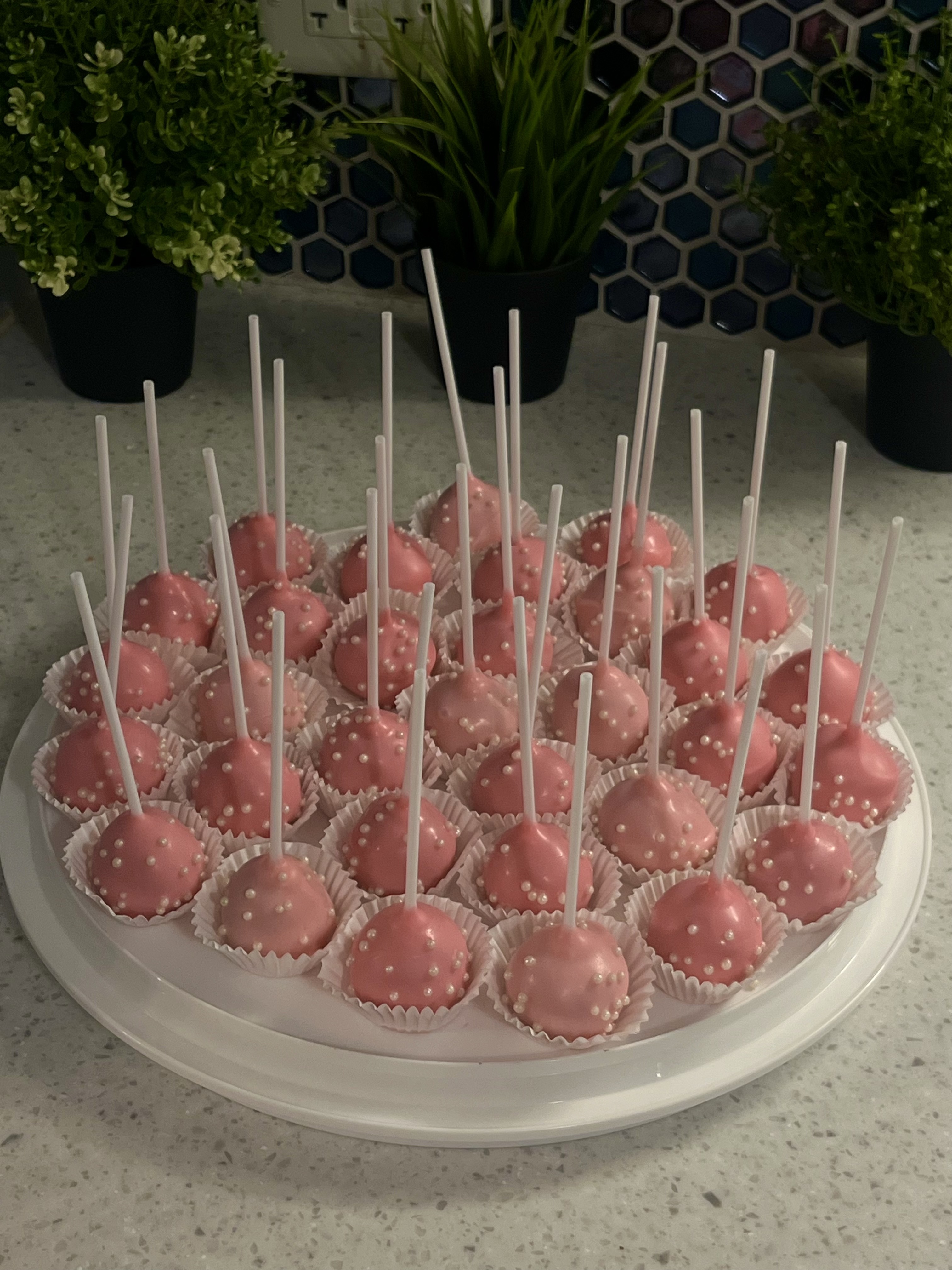 Pink Cakepops with Pearls